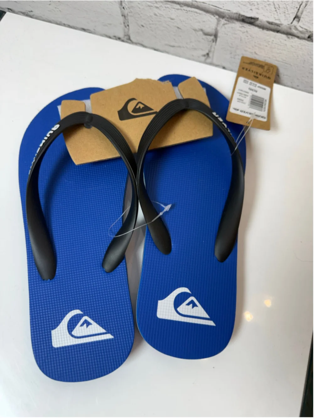 Boys Youth Quiksilver Flip-Flops Sandals Size 6 Blue and Black Molokai NEW